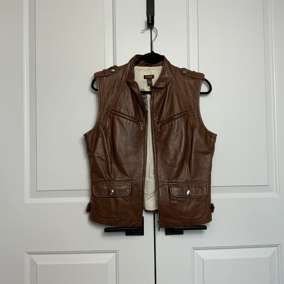 Vintage Women's Danier Leather Vest - Picture 2 of 7